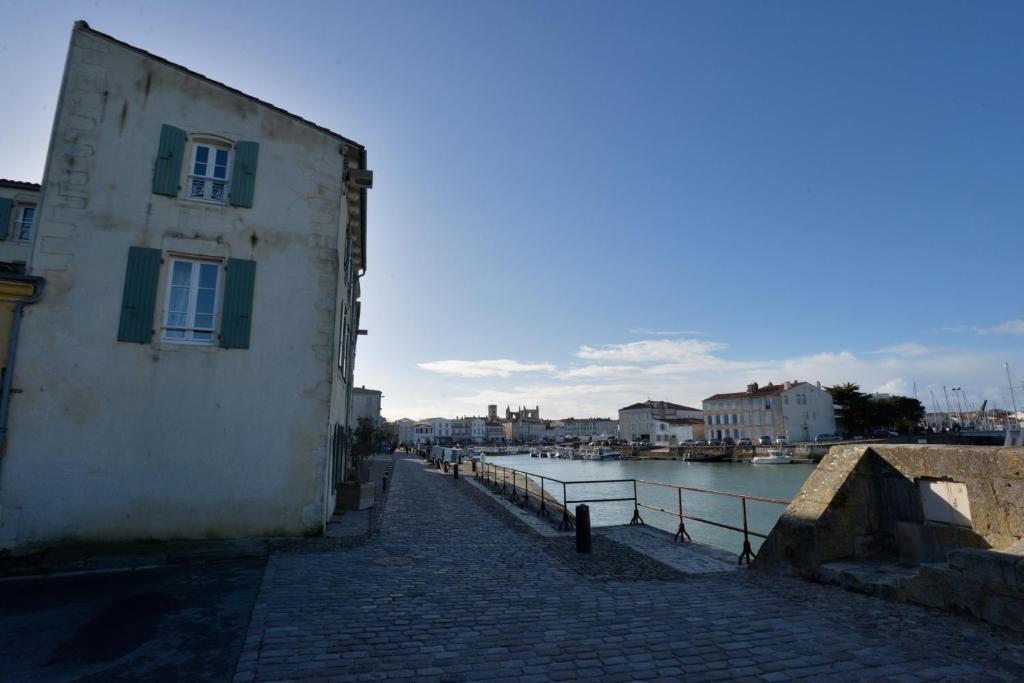 Le Corps De Garde Bed & Breakfast Saint-Martin-de-Re Bagian luar foto