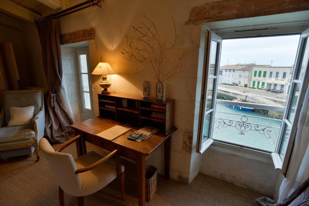 Le Corps De Garde Bed & Breakfast Saint-Martin-de-Re Bagian luar foto
