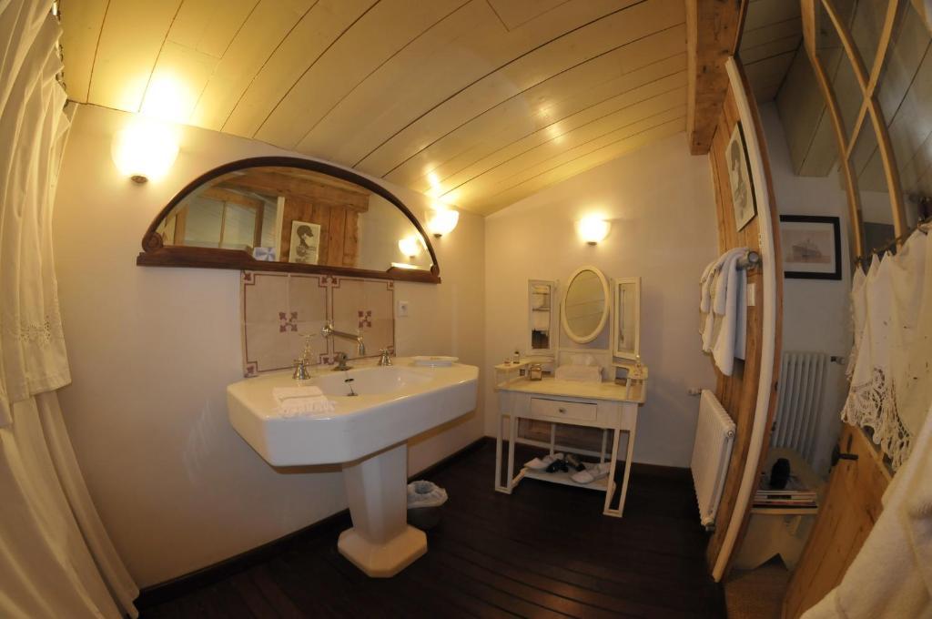 Le Corps De Garde Bed & Breakfast Saint-Martin-de-Re Ruang foto