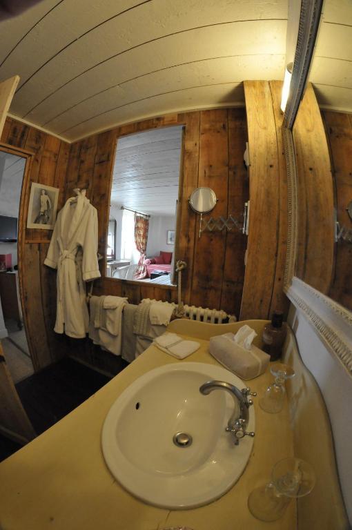 Le Corps De Garde Bed & Breakfast Saint-Martin-de-Re Ruang foto