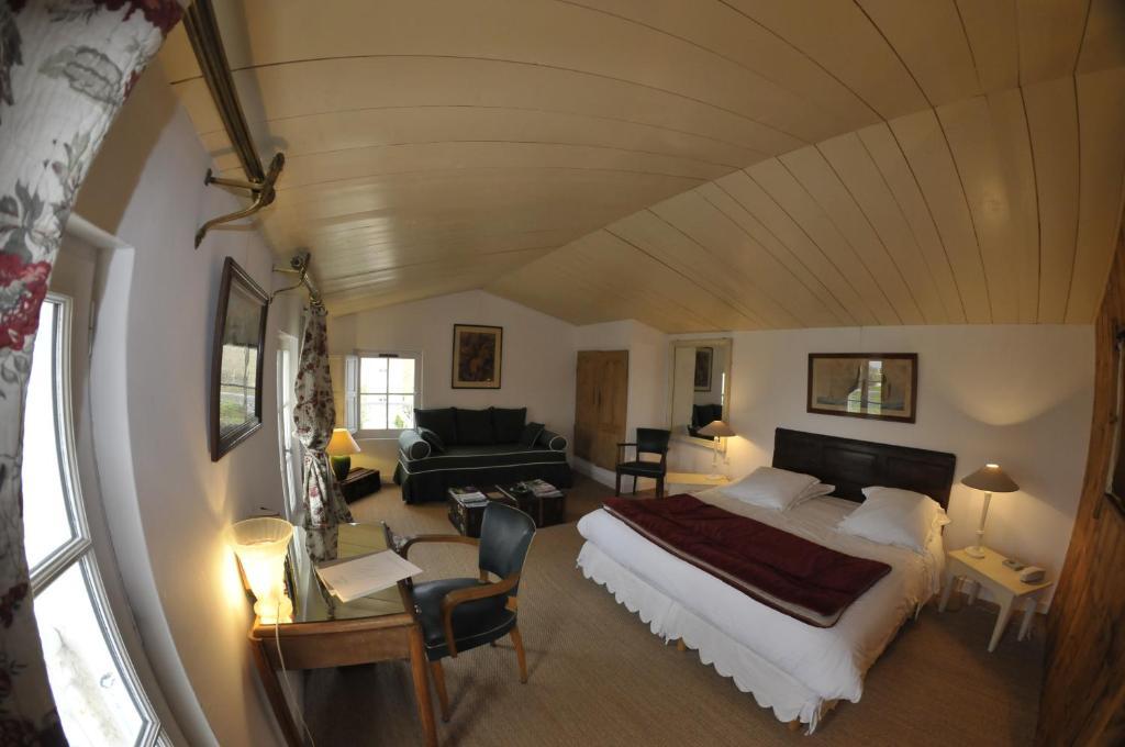 Le Corps De Garde Bed & Breakfast Saint-Martin-de-Re Ruang foto