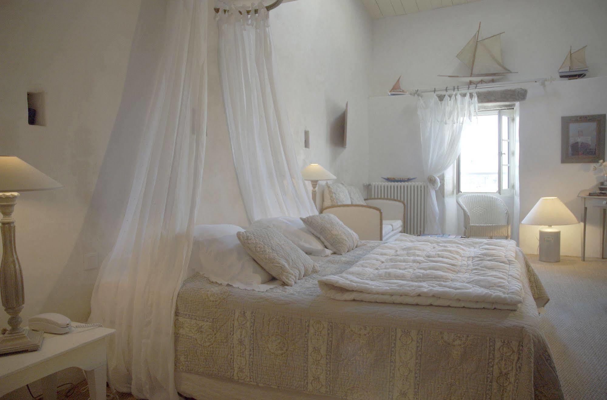 Le Corps De Garde Bed & Breakfast Saint-Martin-de-Re Bagian luar foto